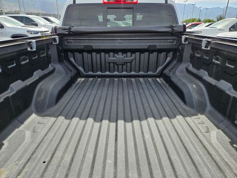 Used 2026 Chevrolet Colorado ZR2 w/ Technology Package AWD/4WD image 29