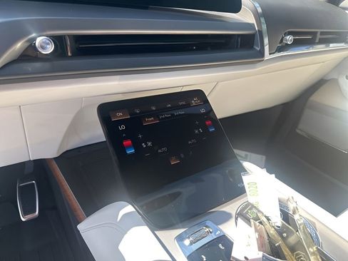 New 2026 Cadillac Vistiq Luxury w/ LPO, Floor Liner Package AWD/4WD image 38