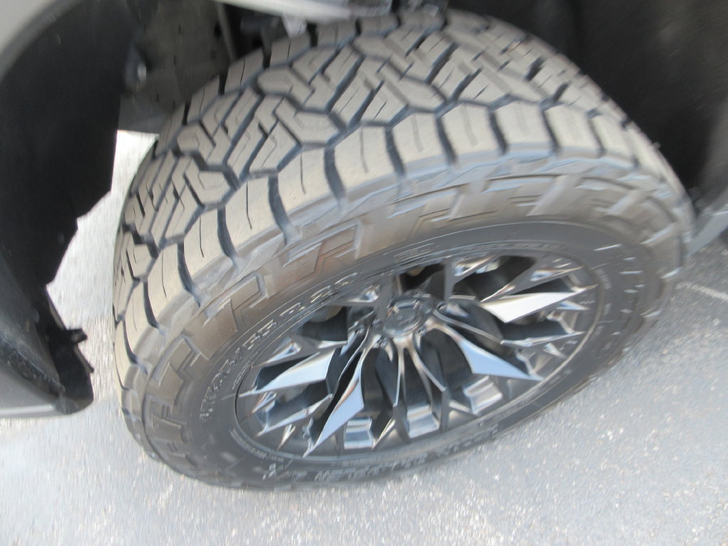 Used 2023 GMC Sierra 1500 Pro w/ Graphite Edition AWD/4WD image 14