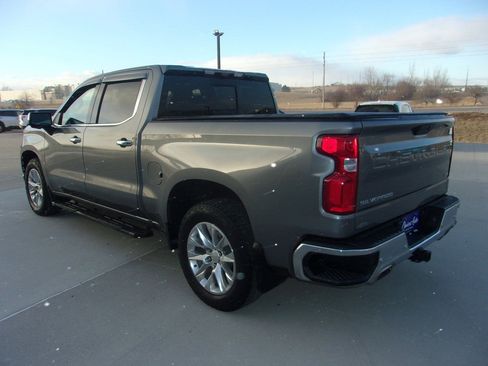 Used 2022 Chevrolet Silverado 1500 LTZ w/ Technology Package image 9