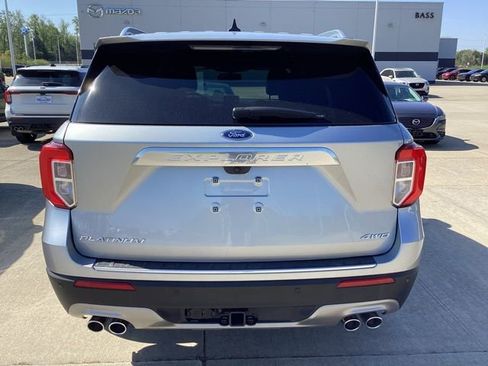 Used 2023 Ford Explorer Platinum w/ Technology Package AWD/4WD image 11