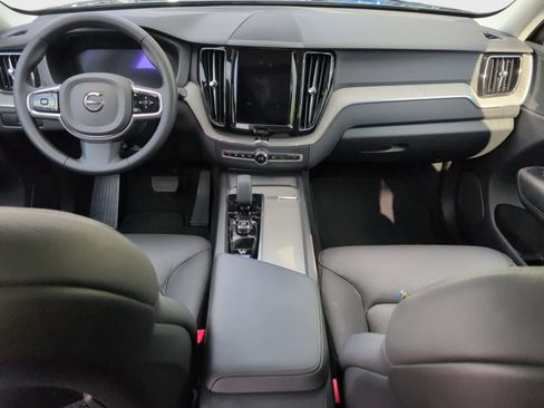 Used 2025 Volvo XC60 B5 Plus image 17