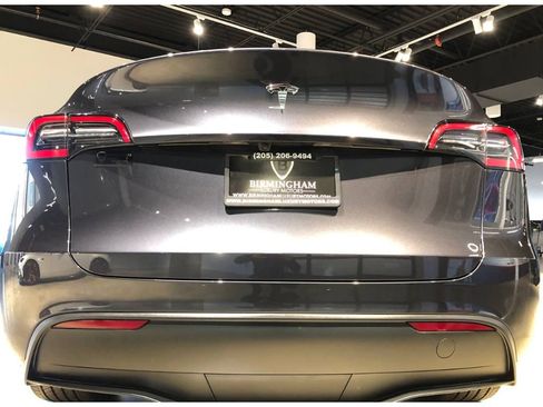 Used 2024 Tesla Model Y Long Range image 13