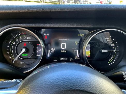 Used 2022 Jeep Wrangler Unlimited Sahara w/ Cold Weather Group AWD/4WD image 13