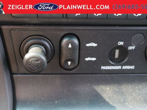 Used 2002 Ford Thunderbird RWD image 28