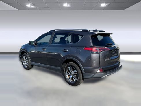 Used 2018 Toyota RAV4 XLE image 3