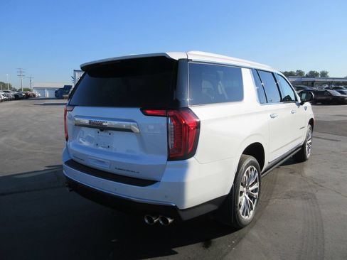 Used 2023 GMC Yukon XL Denali AWD/4WD image 6