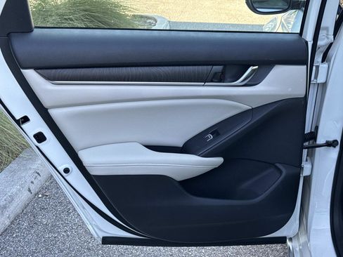 Used 2018 Honda Accord EX-L image 11