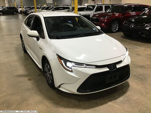Used 2021 Toyota Corolla LE image 5