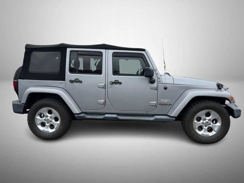 Used 2013 Jeep Wrangler Unlimited Sahara w/ Connectivity Group AWD/4WD image 5
