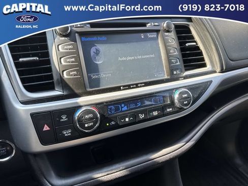 Used 2017 Toyota Highlander SE FWD image 27