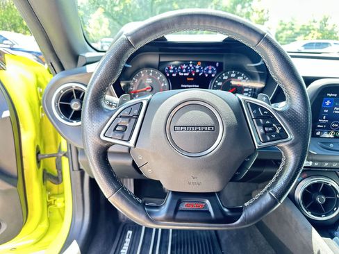 Used 2021 Chevrolet Camaro SS RWD image 17