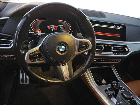 Used 2019 BMW X5 xDrive50i w/ M Sport Package image 9