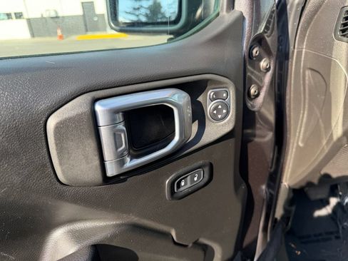 Used 2022 Jeep Wrangler Unlimited Rubicon 4xe AWD/4WD image 13