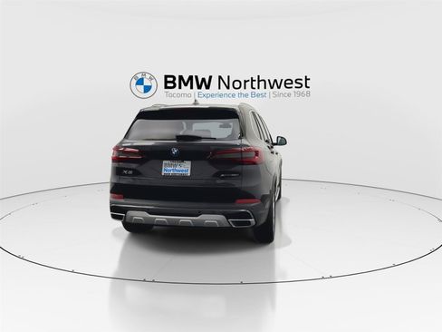 Used 2022 BMW X5 xDrive40i w/ Premium Package image 2
