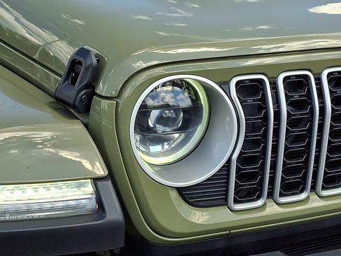 Used 2026 Jeep Wrangler Unlimited Sahara w/ Safety Group AWD/4WD image 10