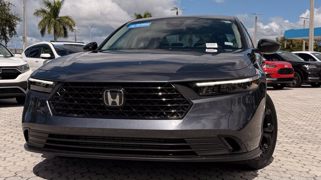 Used 2025 Honda Accord SE image 2
