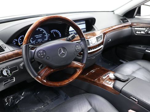 Used 2011 Mercedes-Benz S 550 image 2