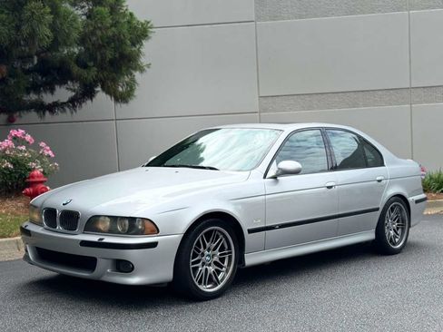 Used 2003 BMW M5 RWD image 2