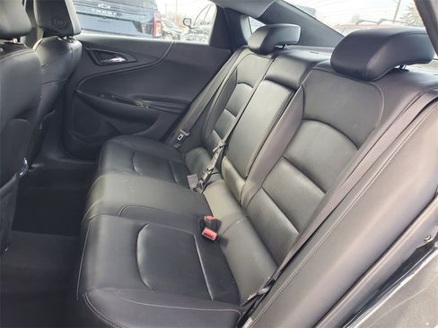 Used 2017 Chevrolet Malibu Premier image 28