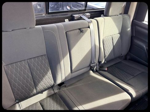 Used 2019 Nissan Titan SV RWD image 13