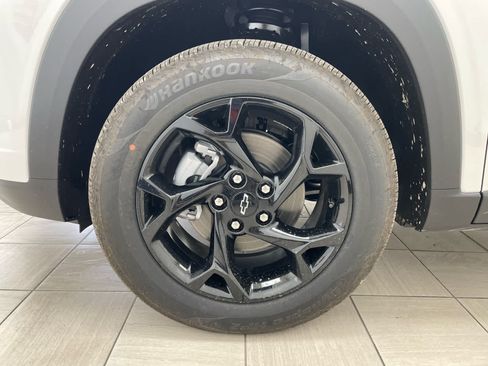 New 2026 Chevrolet Trax LT w/ Driver Confidence Package FWD image 7