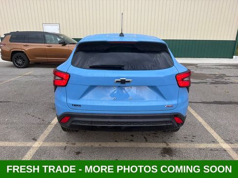 Used 2024 Chevrolet Trax RS w/ Sunroof Package FWD image 4