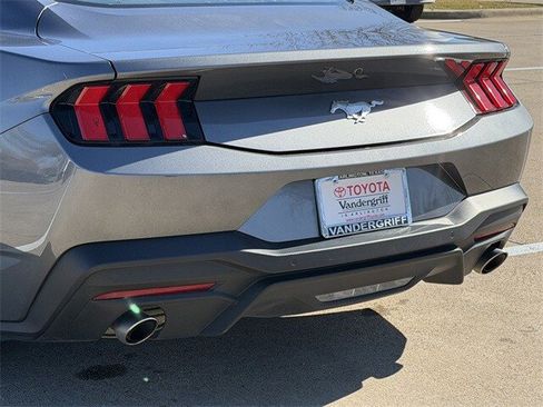 Used 2024 Ford Mustang Coupe image 6