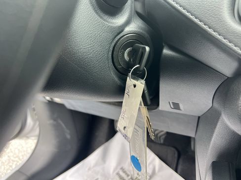 Used 2025 Nissan Versa S FWD image 37