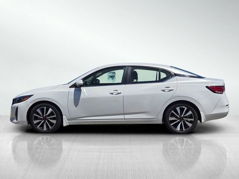 Used 2024 Nissan Sentra SV w/ SV Premium Package FWD image 7