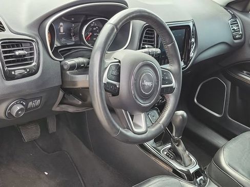 Used 2018 Jeep Compass Limited AWD/4WD image 9