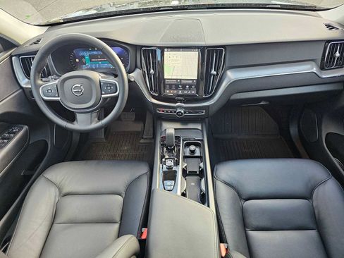 Used 2025 Volvo XC60 B5 Core w/ Protection Package Premier image 21