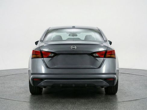 Used 2025 Nissan Altima 2.5 SV FWD image 7