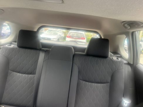 Used 2022 Toyota Corolla Cross LE w/ Moonroof Package FWD image 3