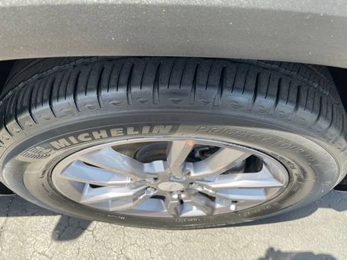 Used 2023 GMC Terrain SLT FWD image 30