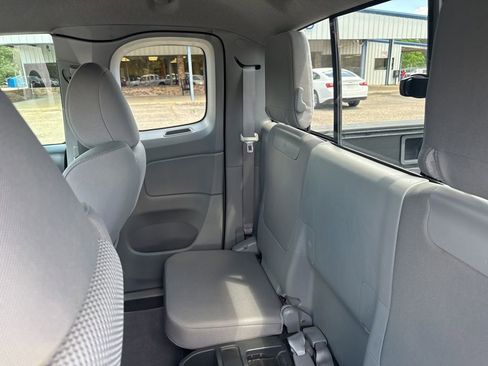 Used 2012 Toyota Tacoma PreRunner w/ TRD Off-Road Pkg RWD image 11