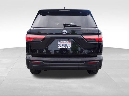 Certified 2023 Toyota Sequoia SR5 image 7