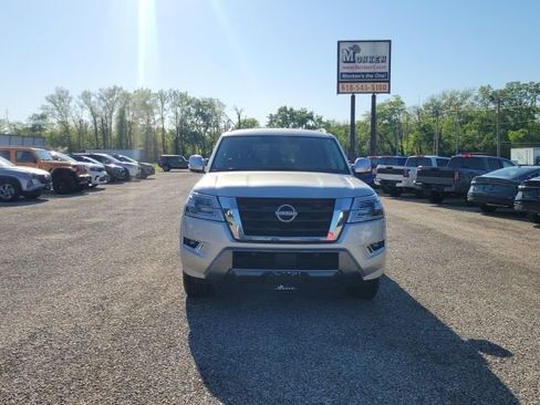 Used 2024 Nissan Armada SV AWD/4WD image 8