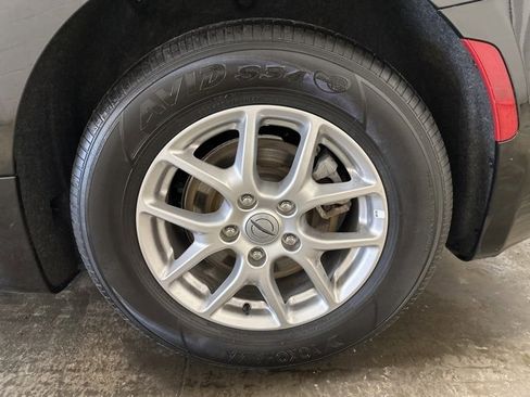 Used 2025 Chrysler Pacifica Select image 38