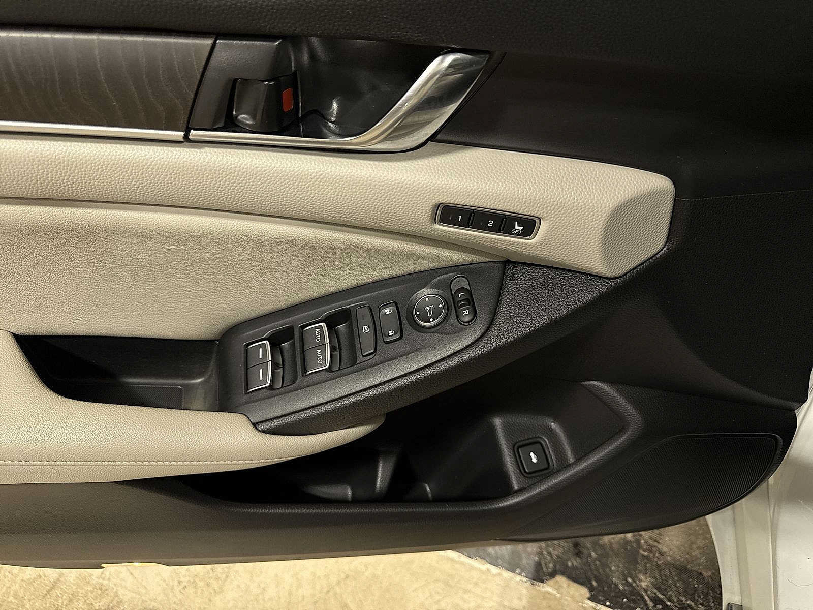 Used 2019 Honda Accord Touring image 23