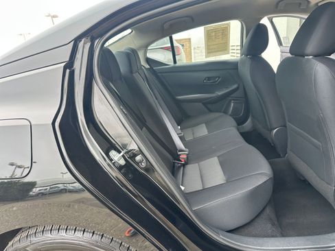 Used 2025 Nissan Sentra SV image 39