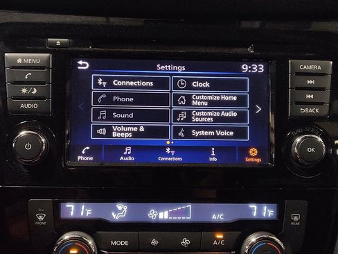 Used 2019 Nissan Rogue SV image 25