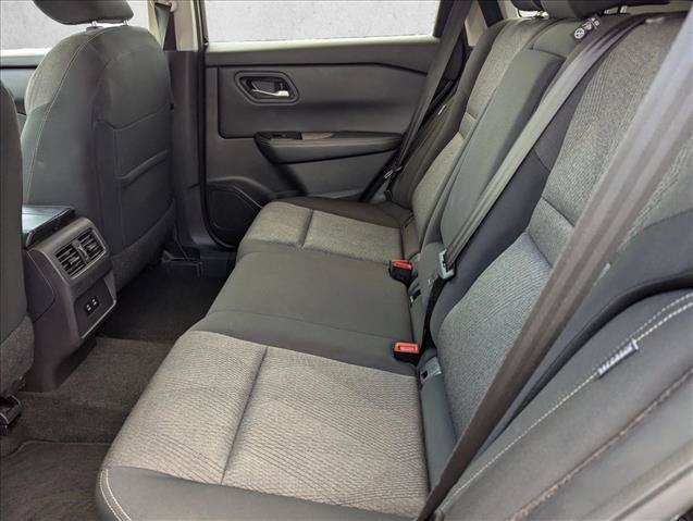 Used 2024 Nissan Rogue SV AWD/4WD image 24