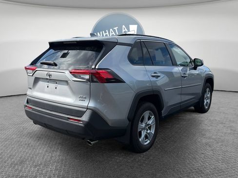 Used 2019 Toyota RAV4 XLE w/ Convenience Package AWD/4WD image 3