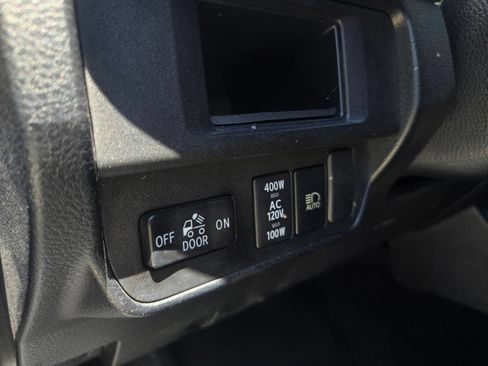 Used 2019 Toyota Tacoma TRD Sport w/ Technology Package RWD image 11
