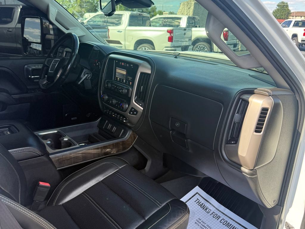 Used 2016 GMC Sierra 2500 Denali w/ Duramax Plus Package AWD/4WD image 46