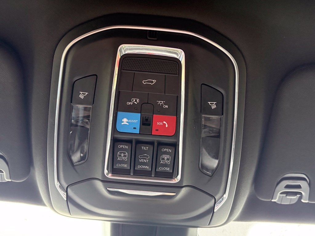 Used 2024 Jeep Wagoneer Series II AWD/4WD image 62