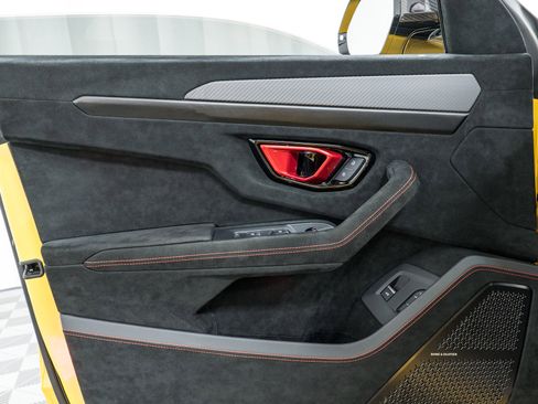 Used 2023 Lamborghini Urus Performante image 11