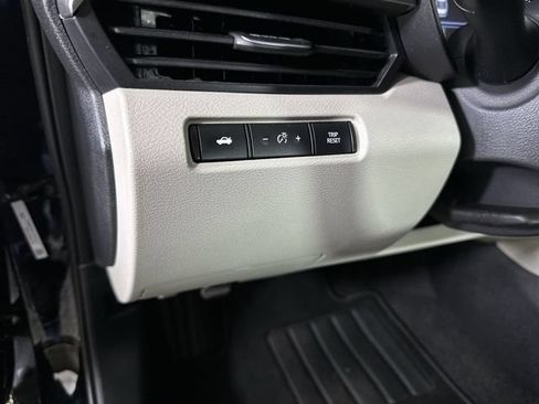 Used 2025 Nissan Altima 2.5 SV FWD image 18