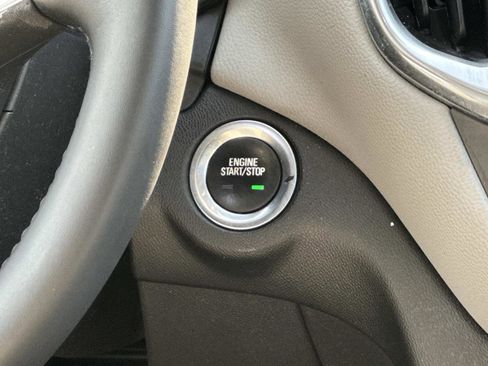 Used 2020 Chevrolet Equinox LT image 6